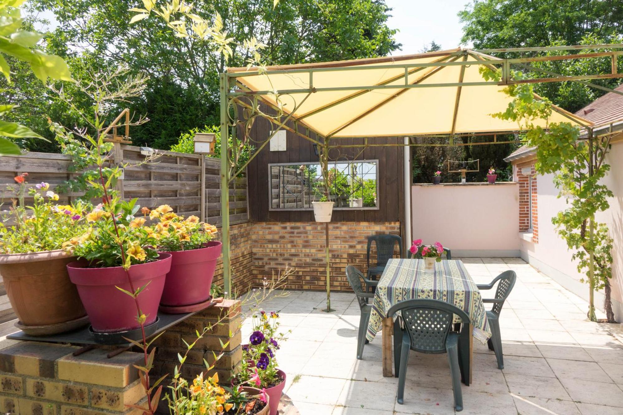 Chantilly ,Petit Dejeuner Et Table D'Hotes Possible Noyers (Loiret) Exterior foto