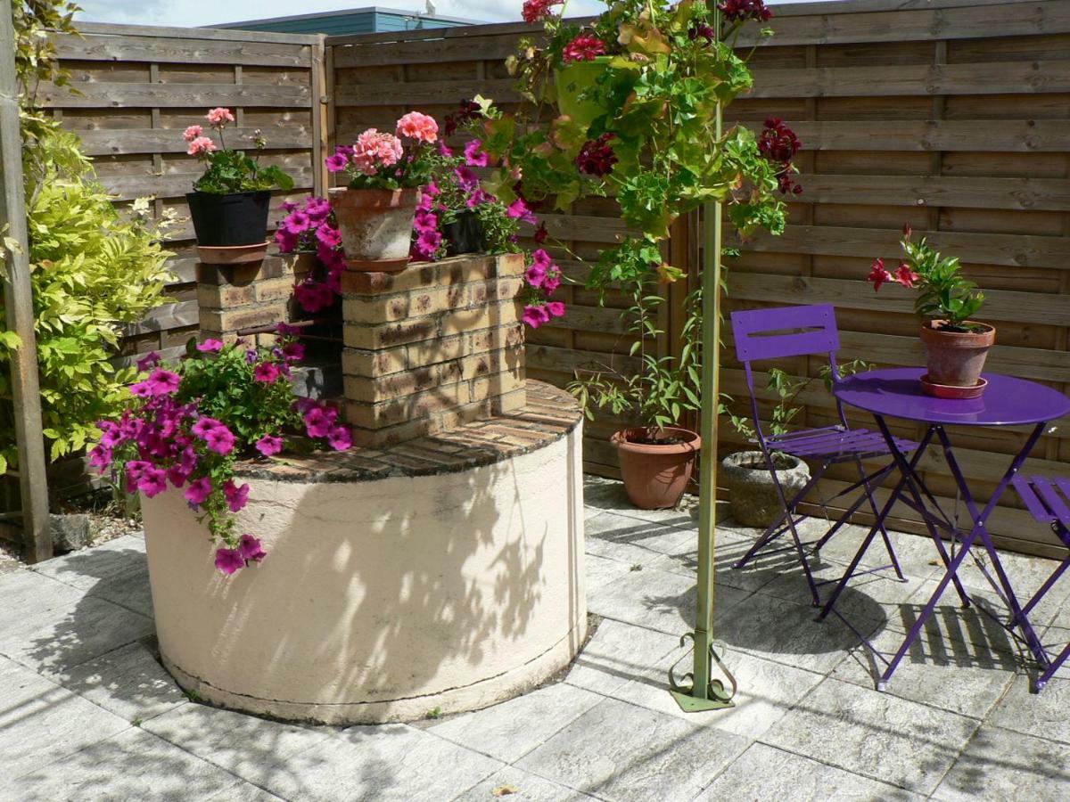 Chantilly ,Petit Dejeuner Et Table D'Hotes Possible Noyers (Loiret) Exterior foto